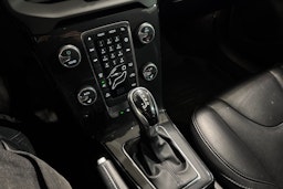 valkoinen Volvo V40 2019 kuva 18.