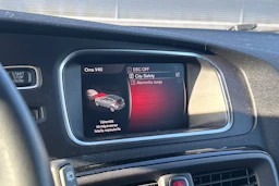 Valkoinen Volvo V40 2019 kuva 8.