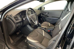 musta Volvo V40 2019 kuva 7.
