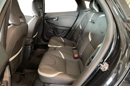 musta Volvo V40 2019 kuva 8.