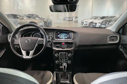 musta Volvo V40 2019 kuva 11.