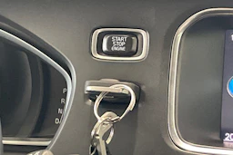 musta Volvo V40 2019 kuva 16.