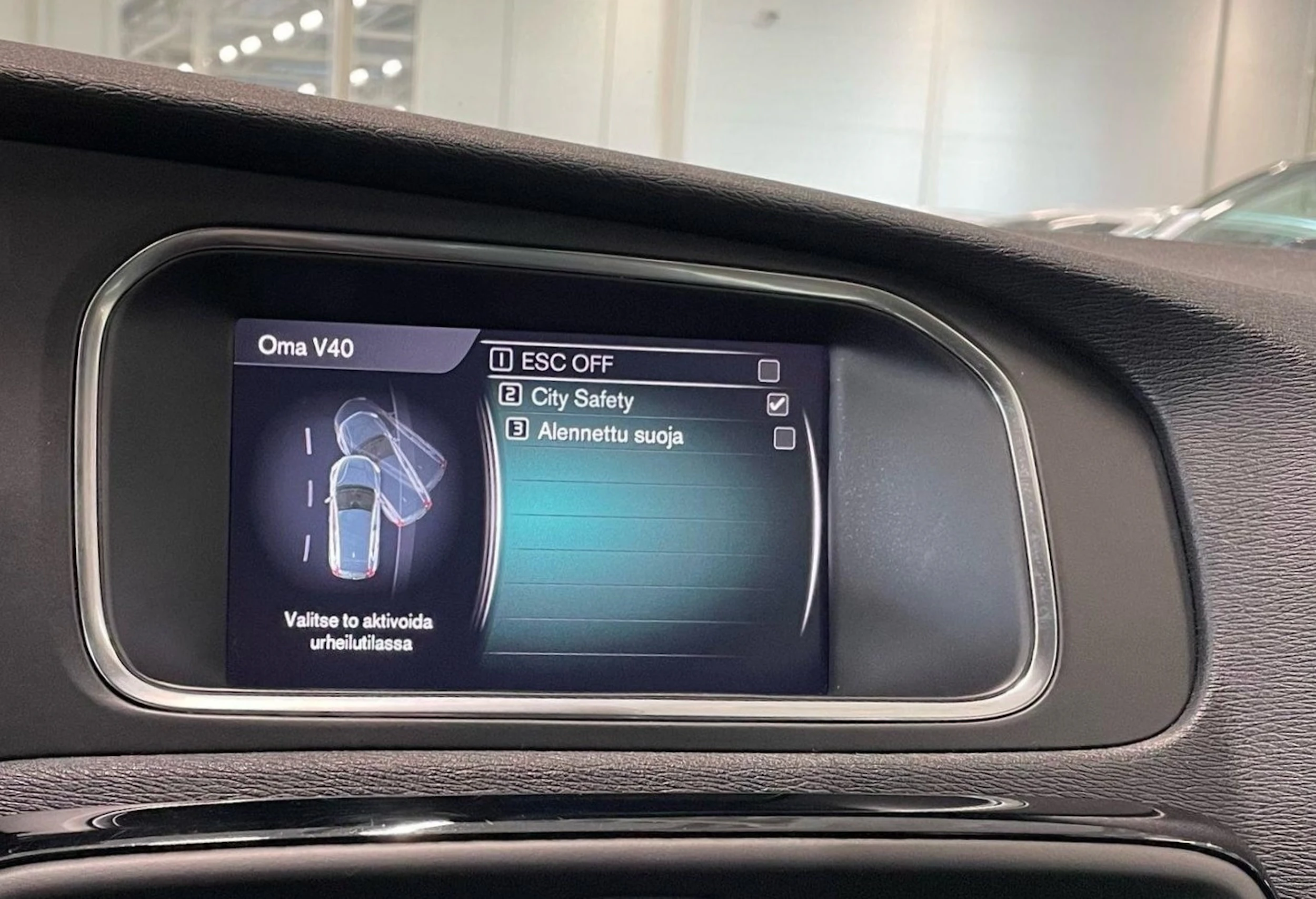 musta Volvo V40 2019 kuva 21.