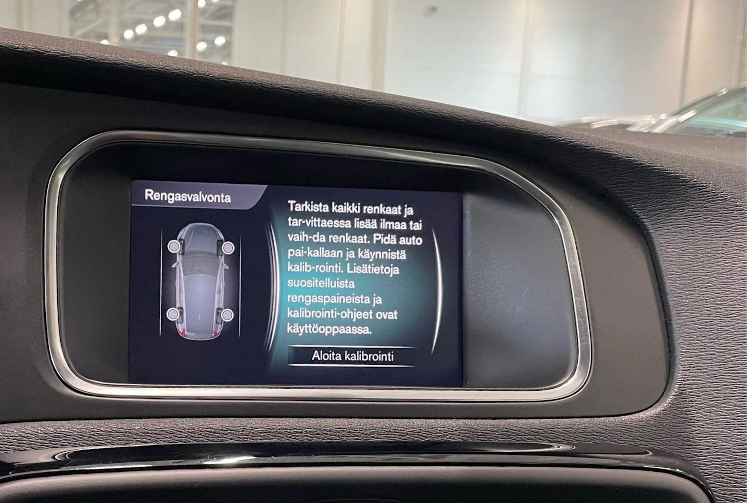 musta Volvo V40 2019 kuva 22.