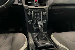 musta Volvo V40 2019 kuva 25.