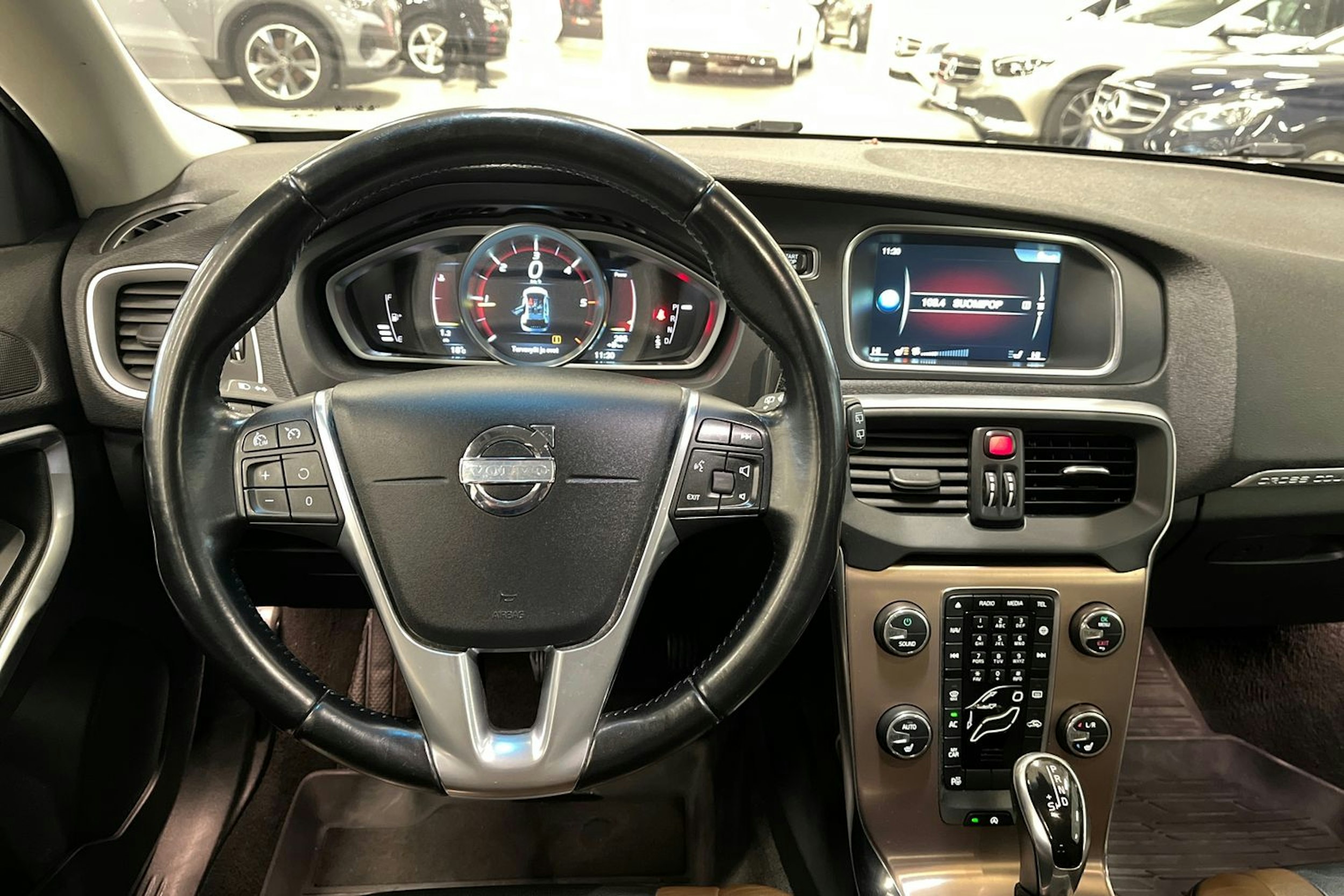 valkoinen Volvo V40 Cross Country 2014 kuva 19.
