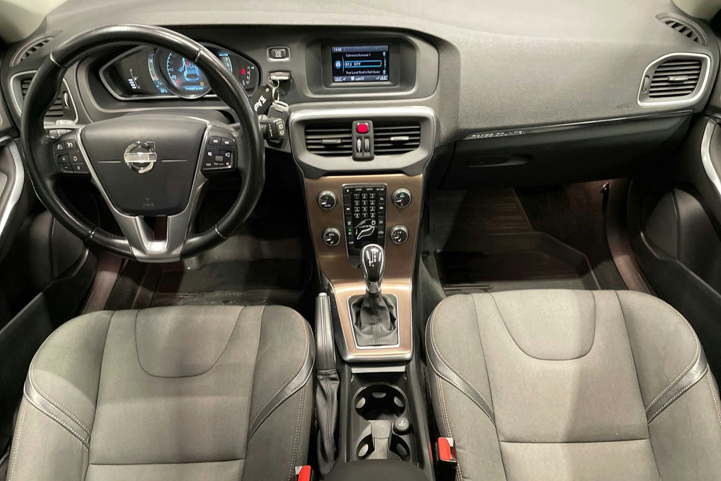 Harmaa Volvo V40 Cross Country 2014 kuva 9.