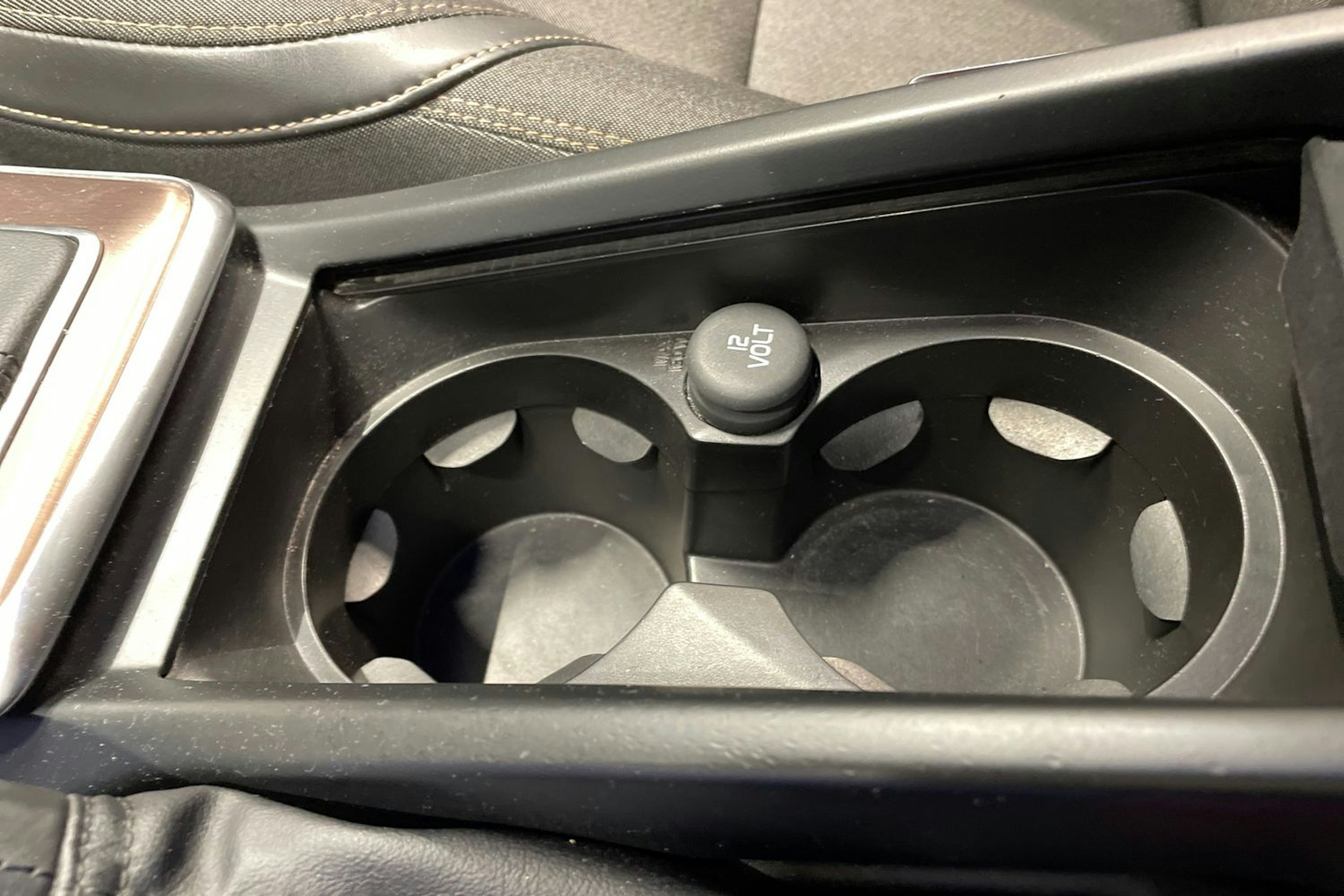 Harmaa Volvo V40 Cross Country 2014 kuva 22.