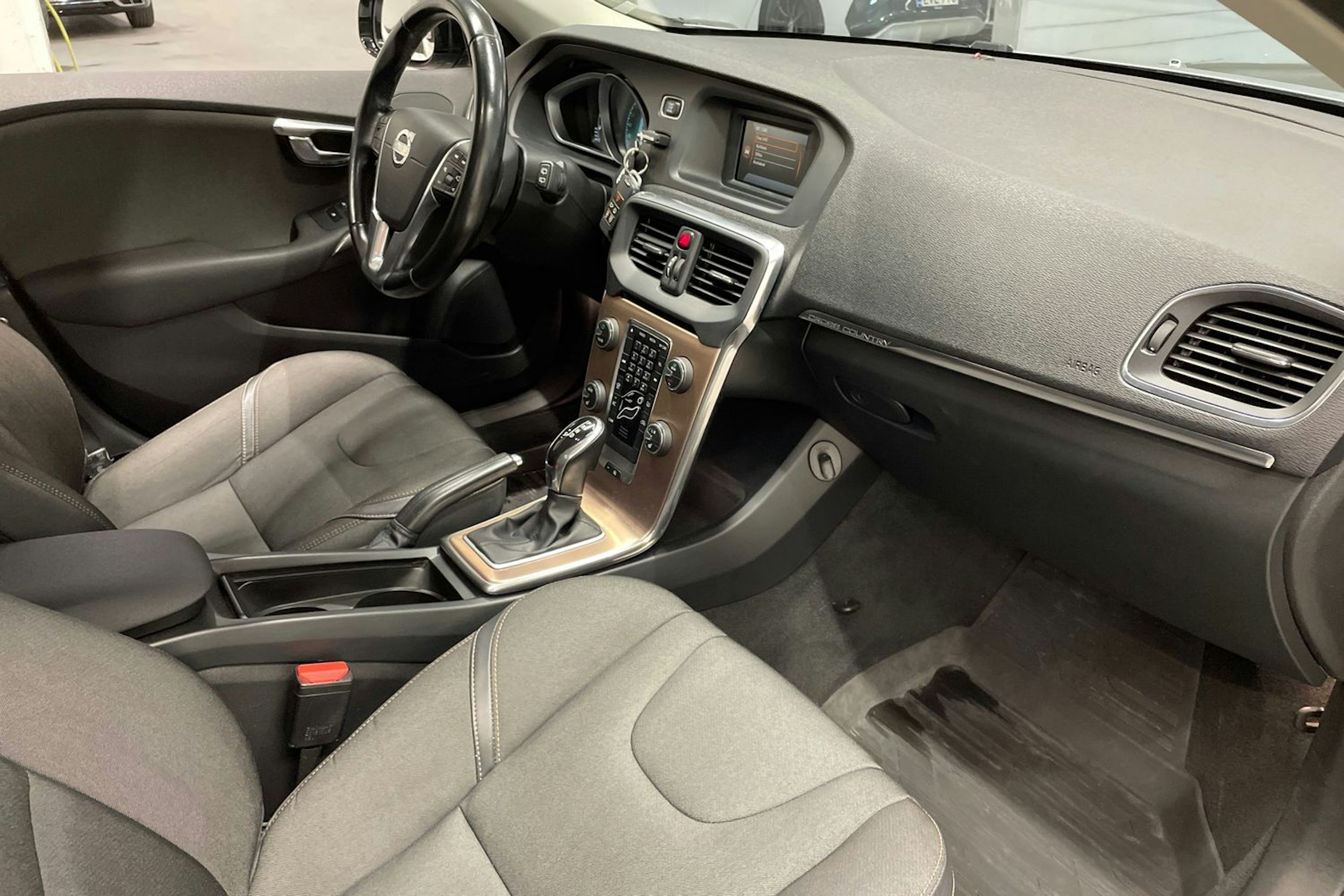 Harmaa Volvo V40 Cross Country 2014 kuva 28.