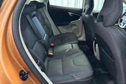 oranssi Volvo V40 Cross Country 2014 kuva 14.