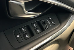 oranssi Volvo V40 Cross Country 2014 kuva 17.