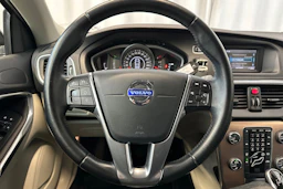 oranssi Volvo V40 Cross Country 2014 kuva 19.