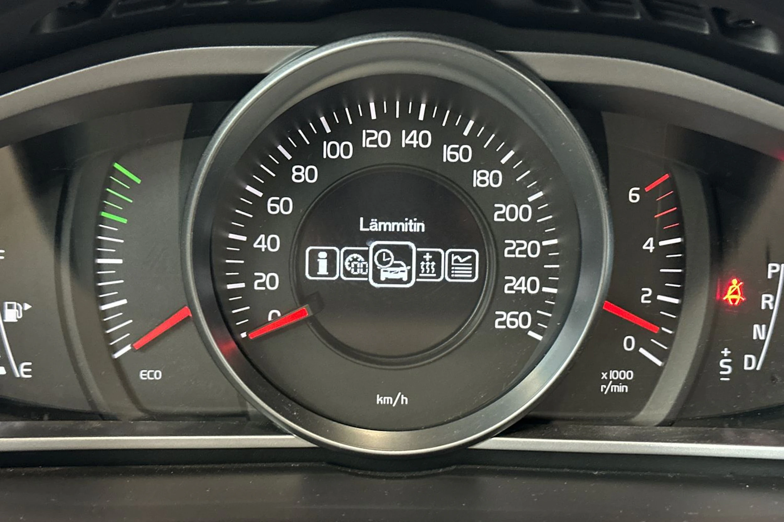 oranssi Volvo V40 Cross Country 2014 kuva 23.