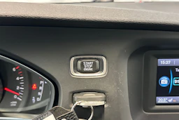 oranssi Volvo V40 Cross Country 2014 kuva 24.