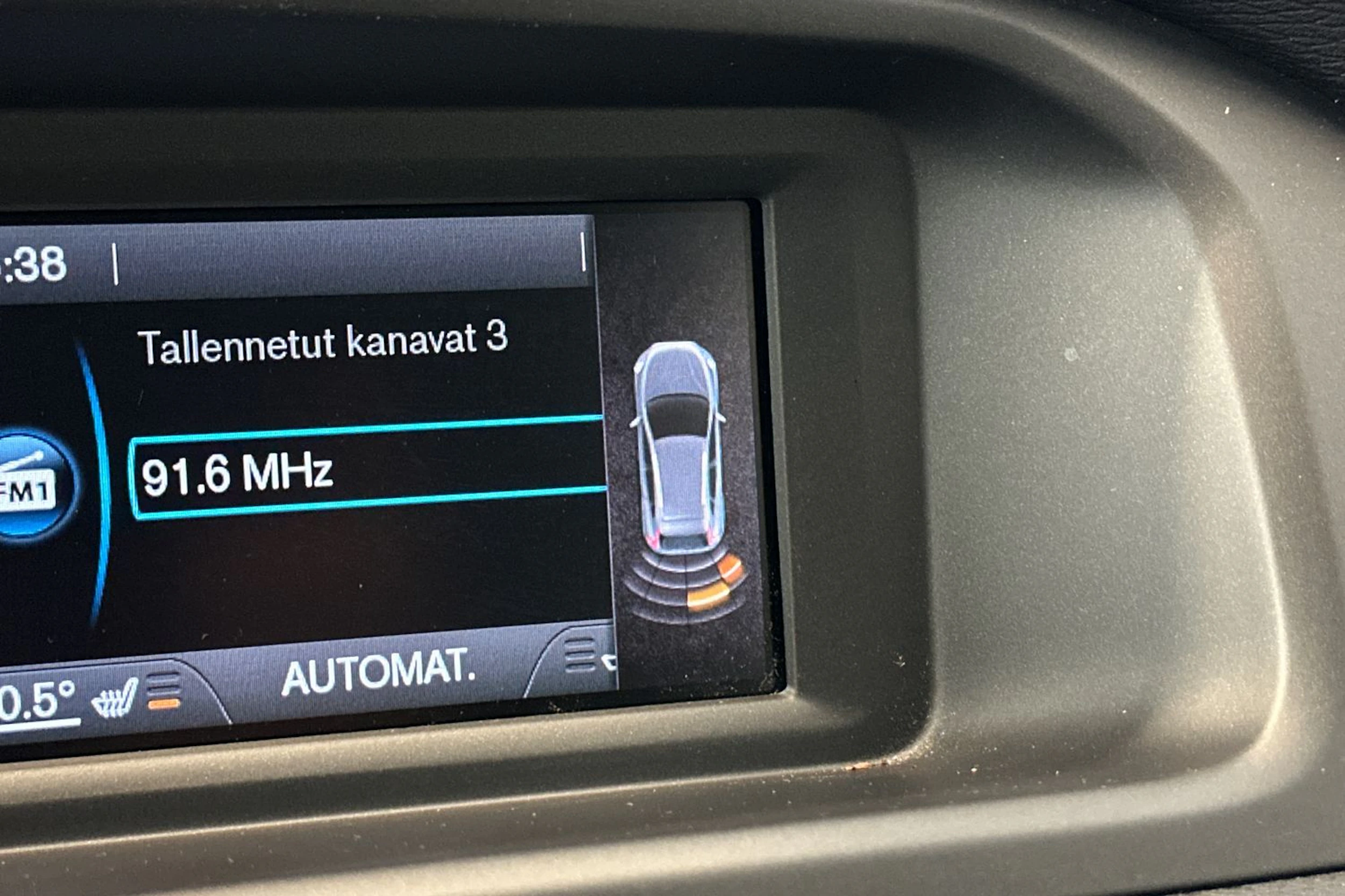 oranssi Volvo V40 Cross Country 2014 kuva 31.