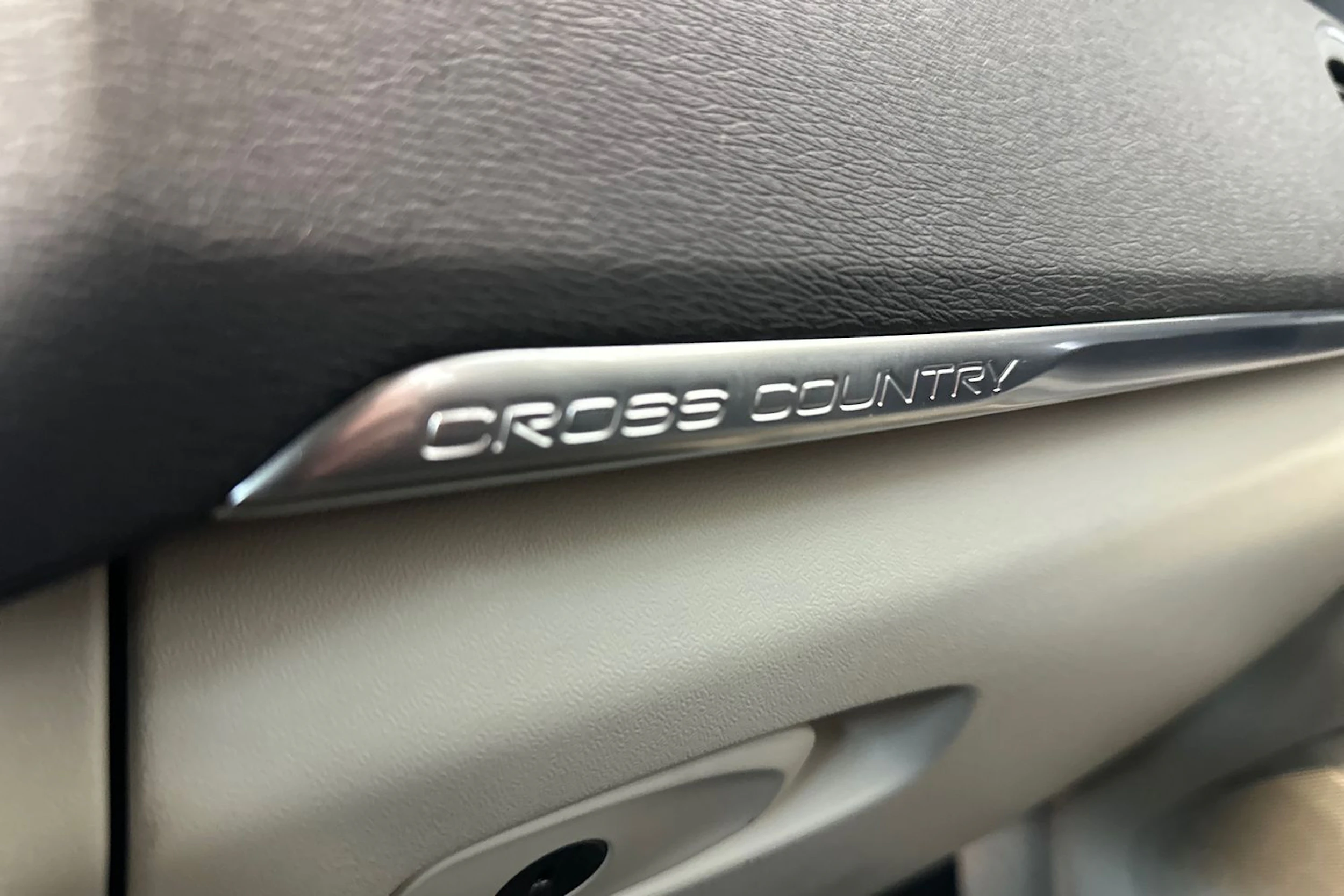 oranssi Volvo V40 Cross Country 2014 kuva 32.