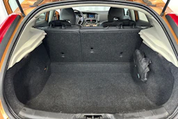 oranssi Volvo V40 Cross Country 2014 kuva 33.