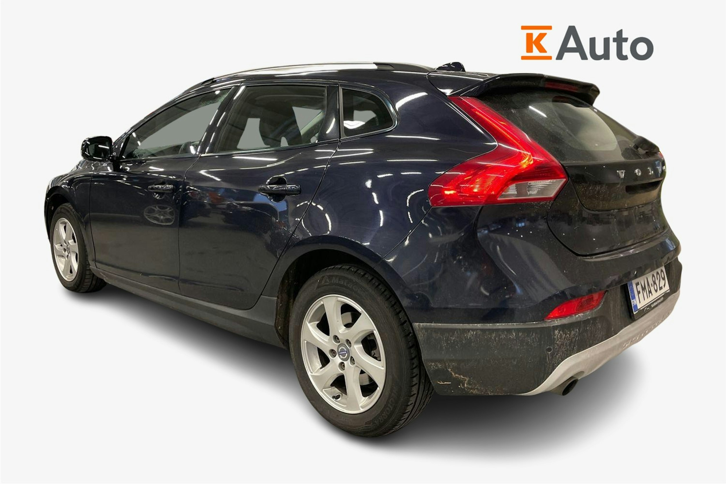 sininen Volvo V40 Cross Country 2015 kuva 2.