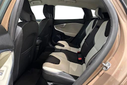 ruskea (beige) Volvo V40 Cross Country 2015 kuva 11.