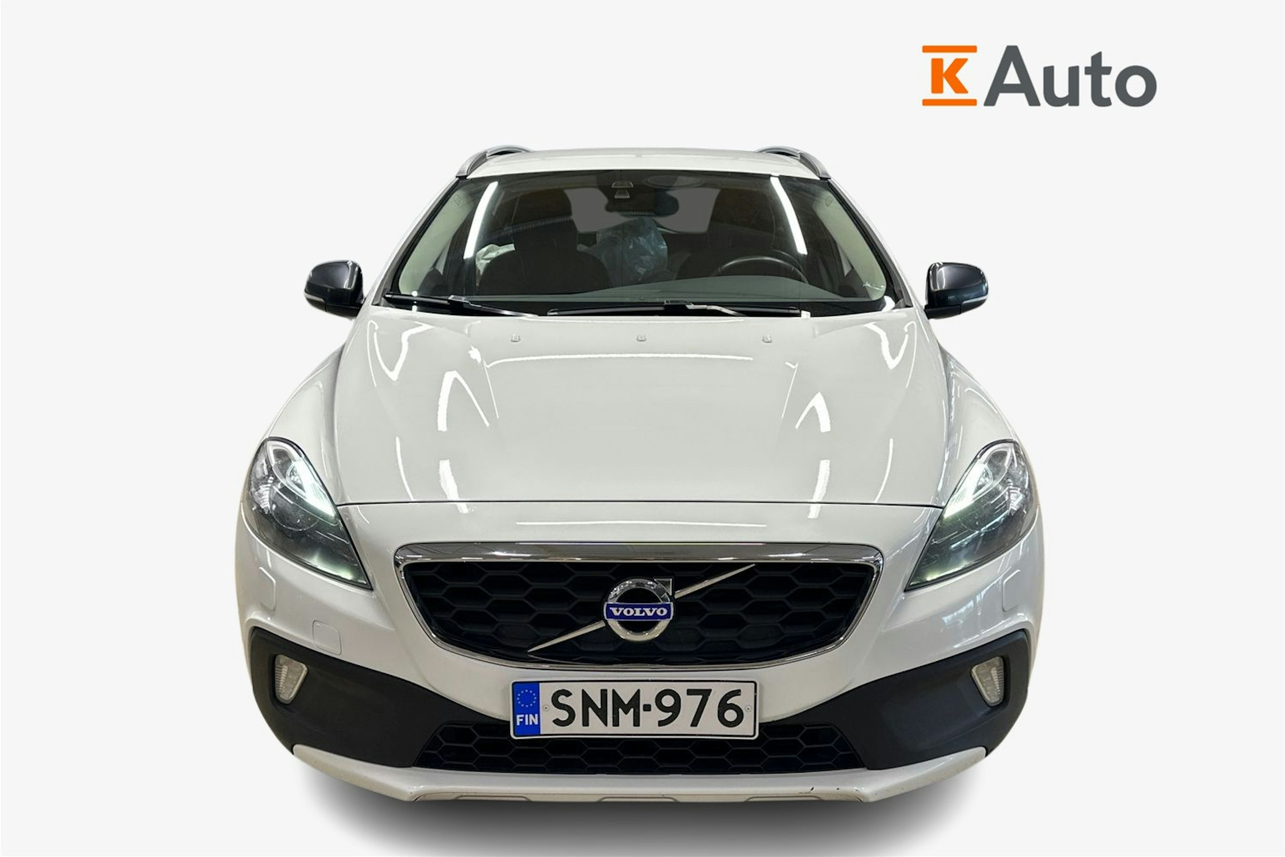 valkoinen Volvo V40 Cross Country 2015 kuva 5.