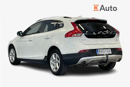 valkoinen Volvo V40 Cross Country 2016 kuva 2.