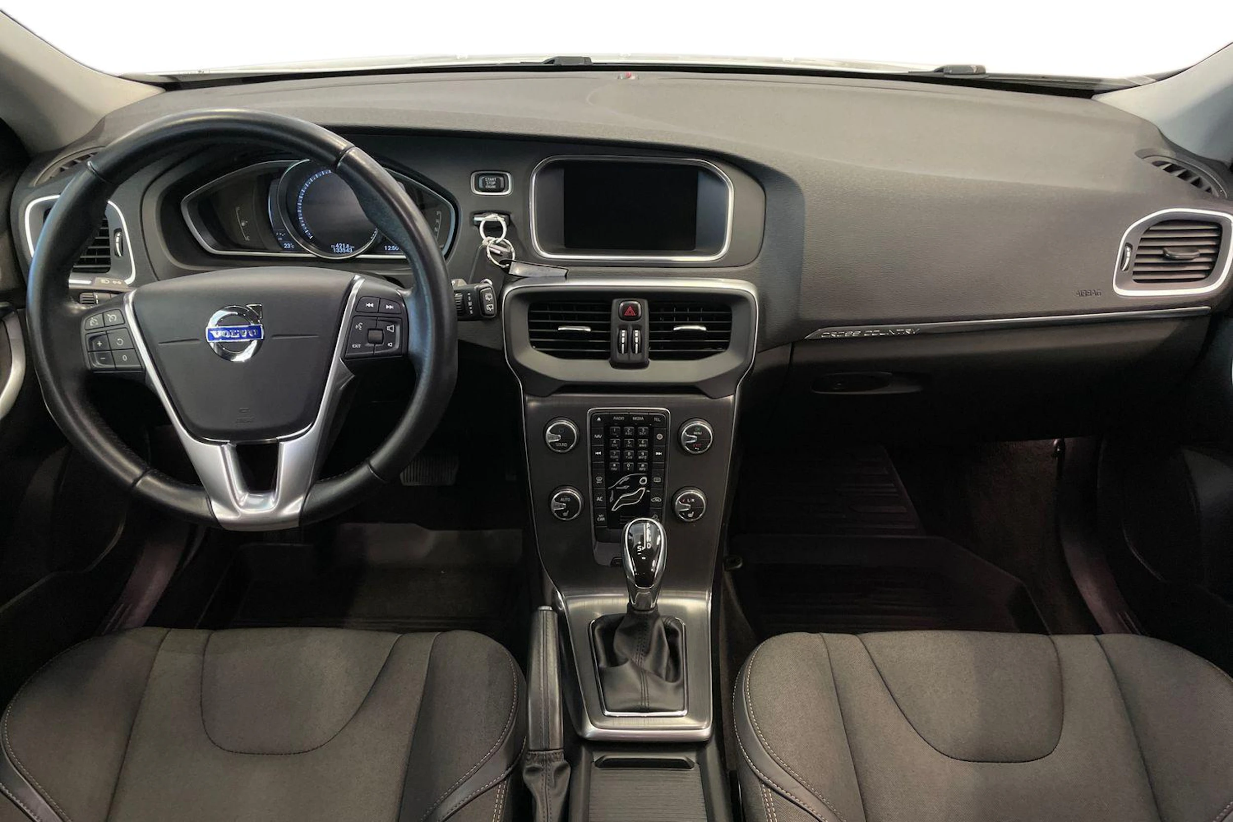 valkoinen Volvo V40 Cross Country 2016 kuva 7.