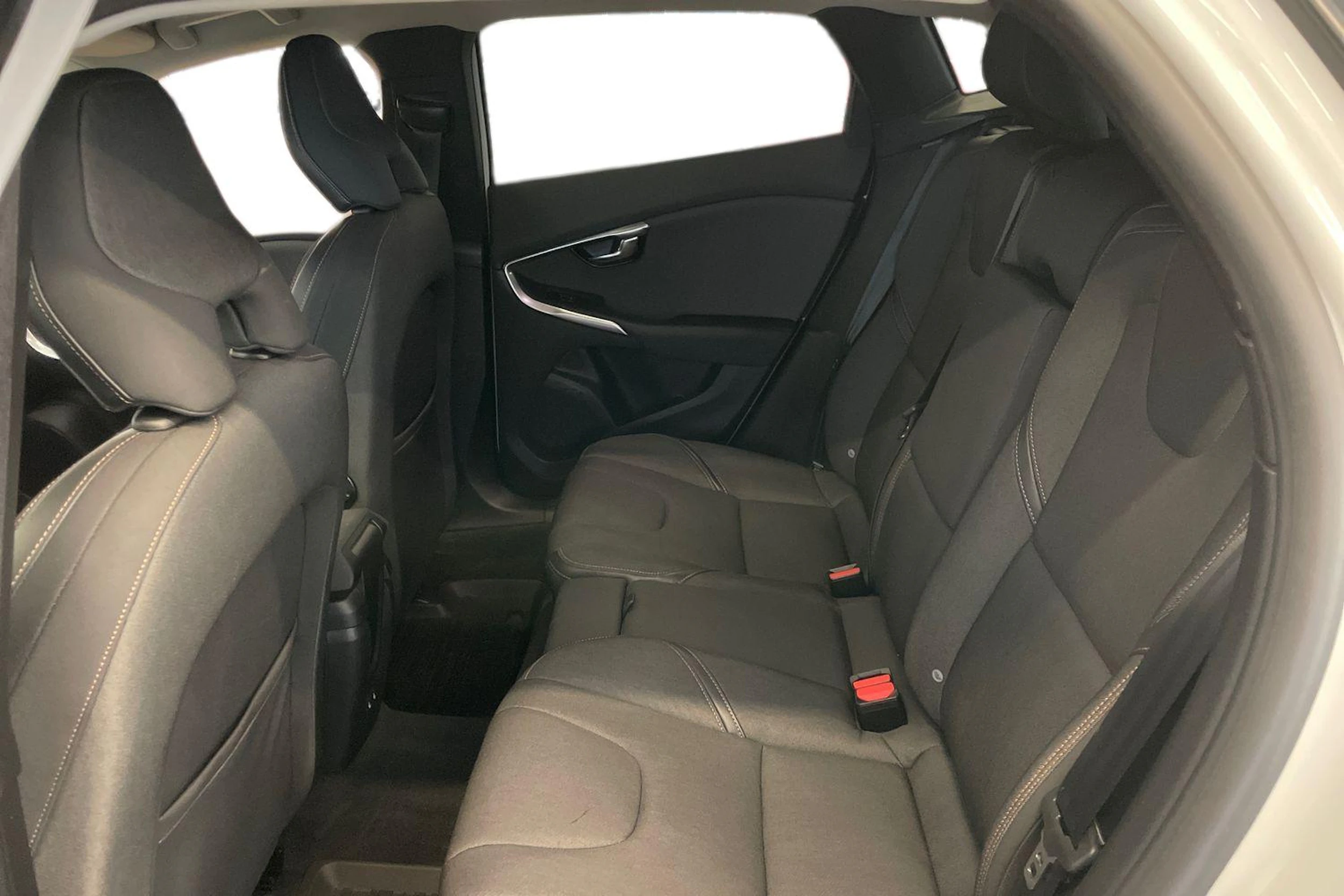 valkoinen Volvo V40 Cross Country 2016 kuva 8.