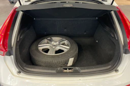 valkoinen Volvo V40 Cross Country 2016 kuva 11.