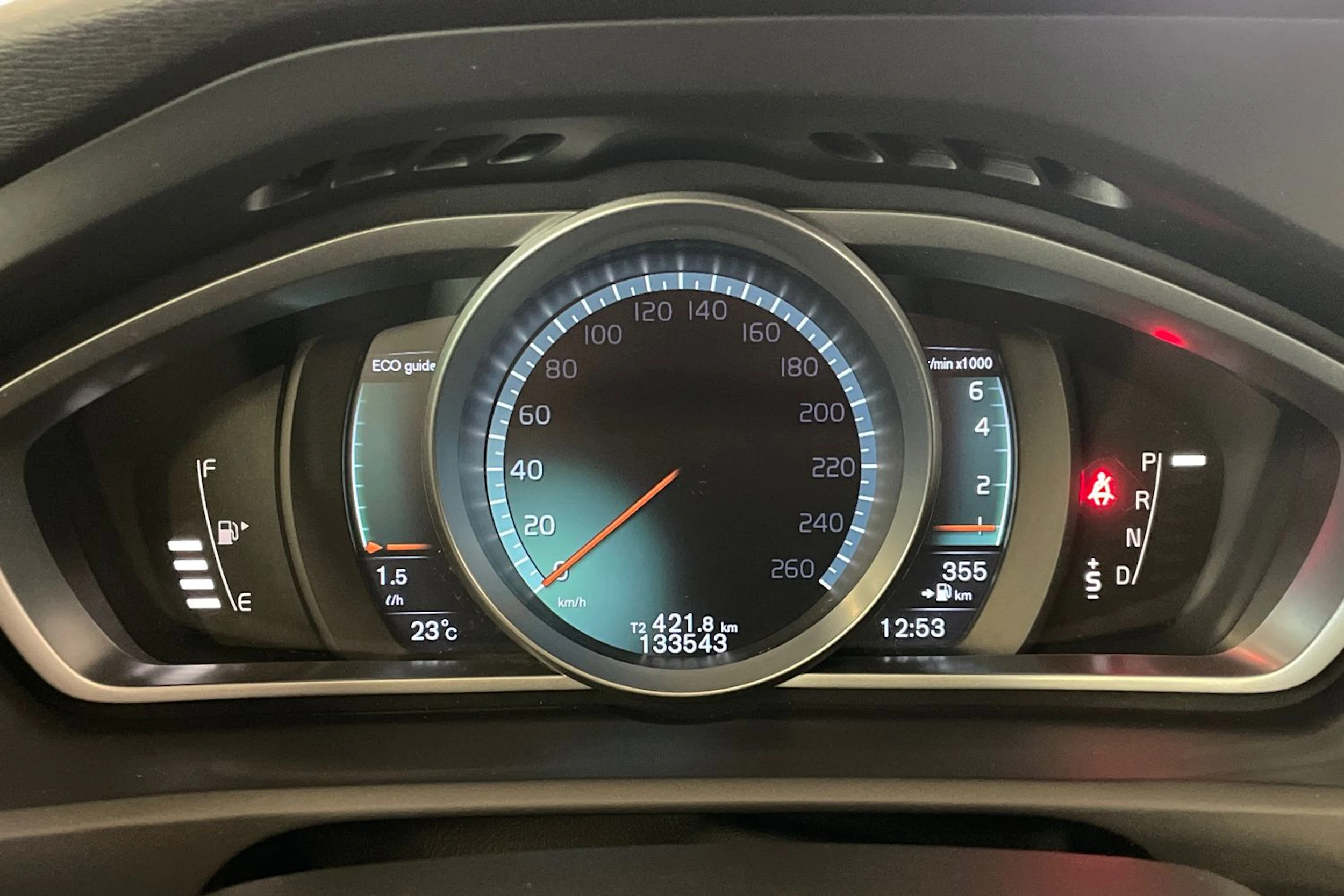 valkoinen Volvo V40 Cross Country 2016 kuva 17.