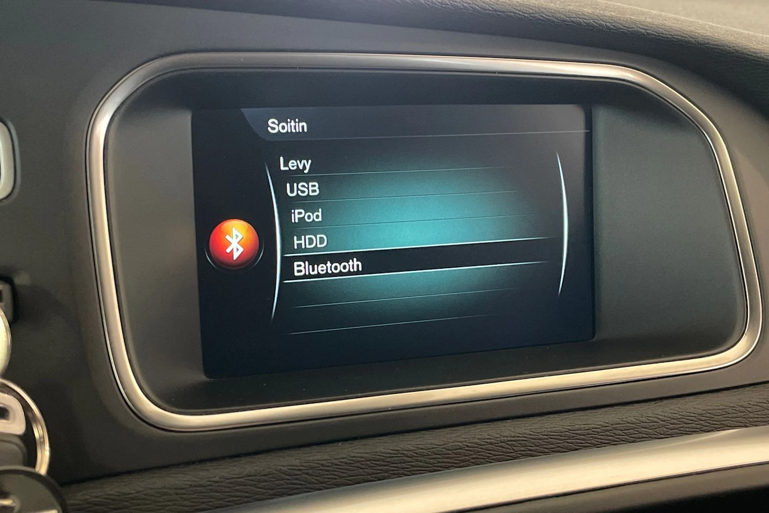 valkoinen Volvo V40 Cross Country 2016 kuva 19.