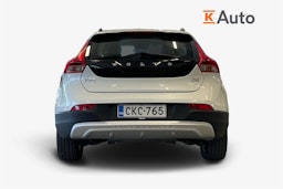 Valkoinen Volvo V40 Cross Country 2016 kuva 3.