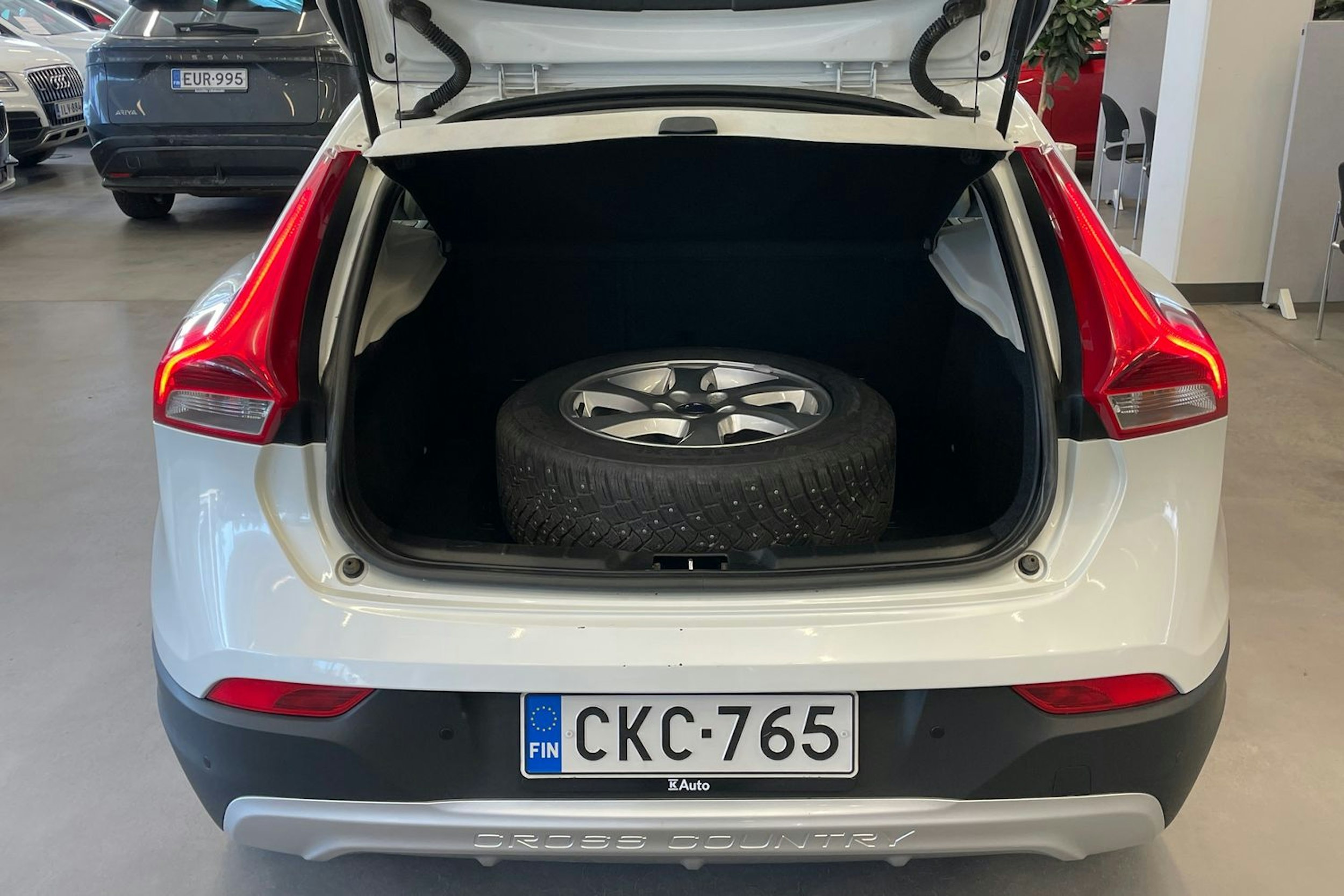 Valkoinen Volvo V40 Cross Country 2016 kuva 20.