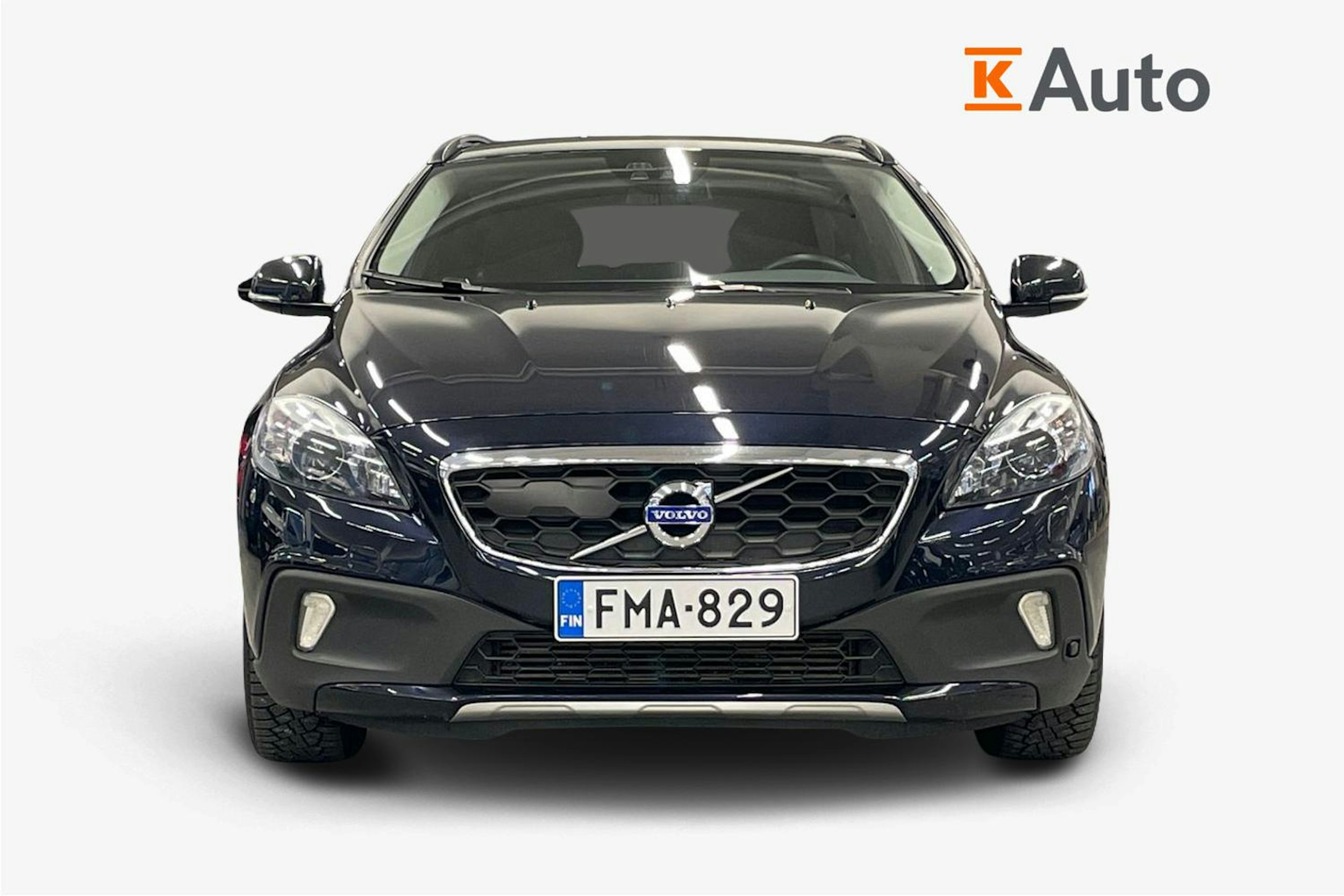 sininen Volvo V40 Cross Country 2016 kuva 5.