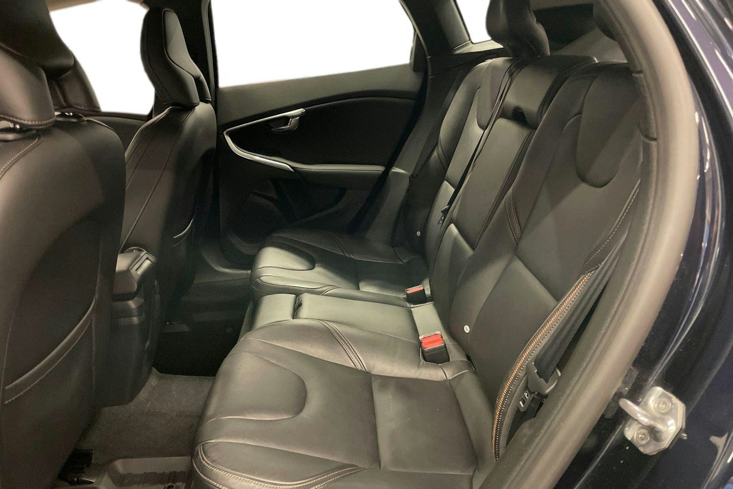 sininen Volvo V40 Cross Country 2016 kuva 10.