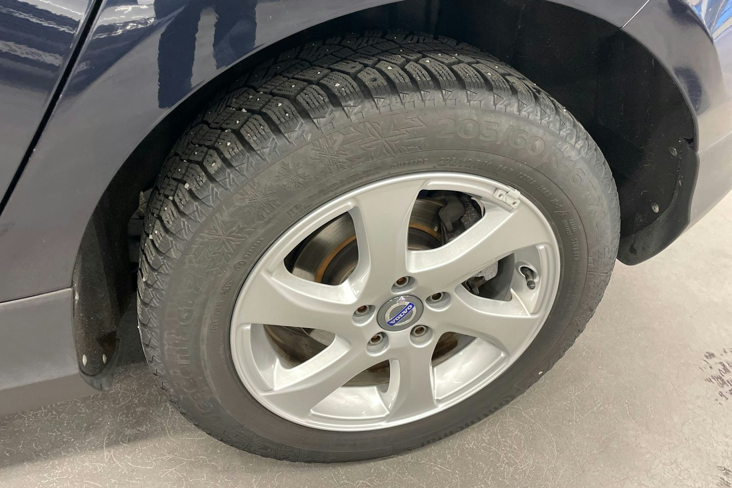 sininen Volvo V40 Cross Country 2016 kuva 13.