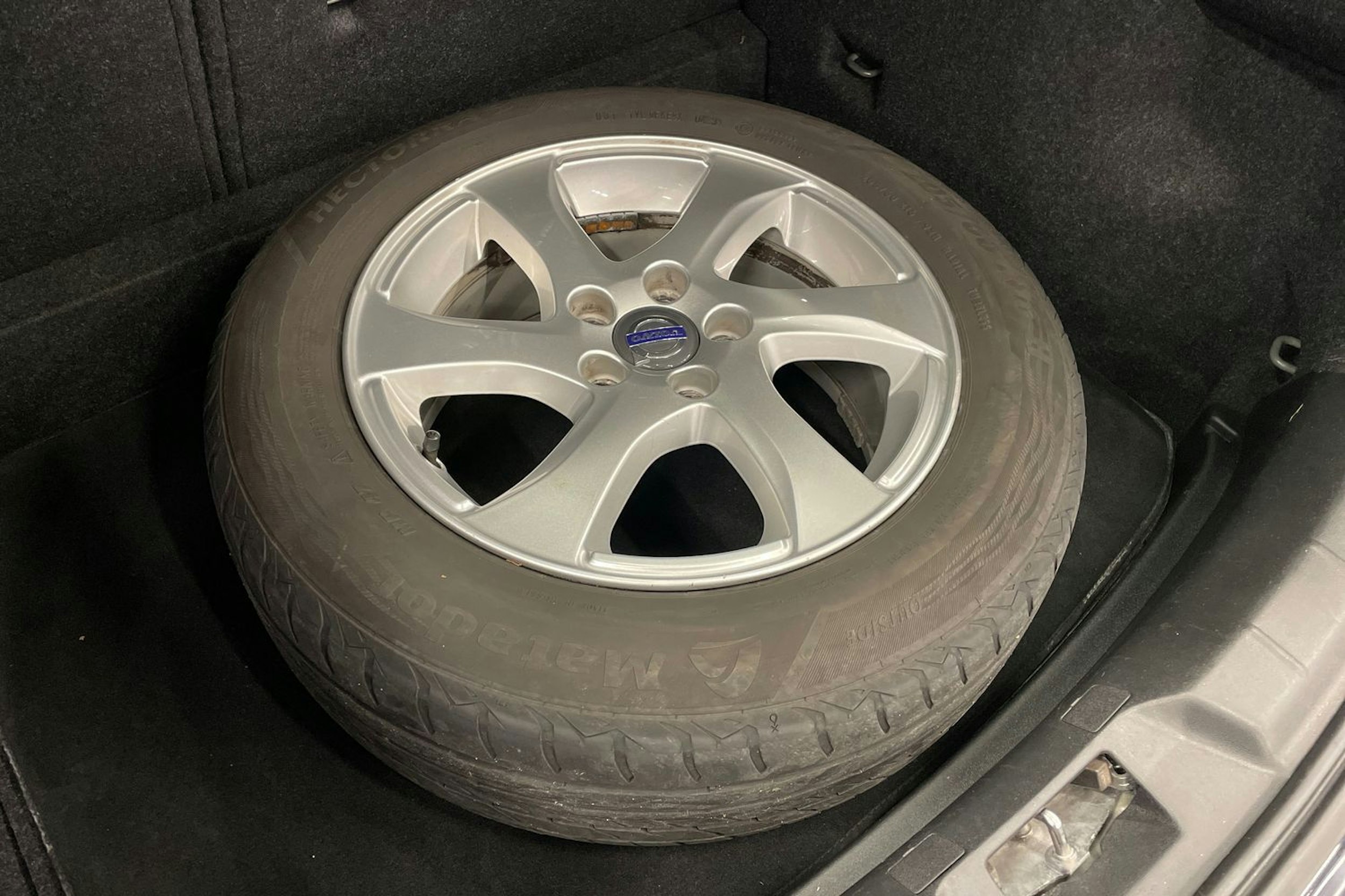 sininen Volvo V40 Cross Country 2016 kuva 14.