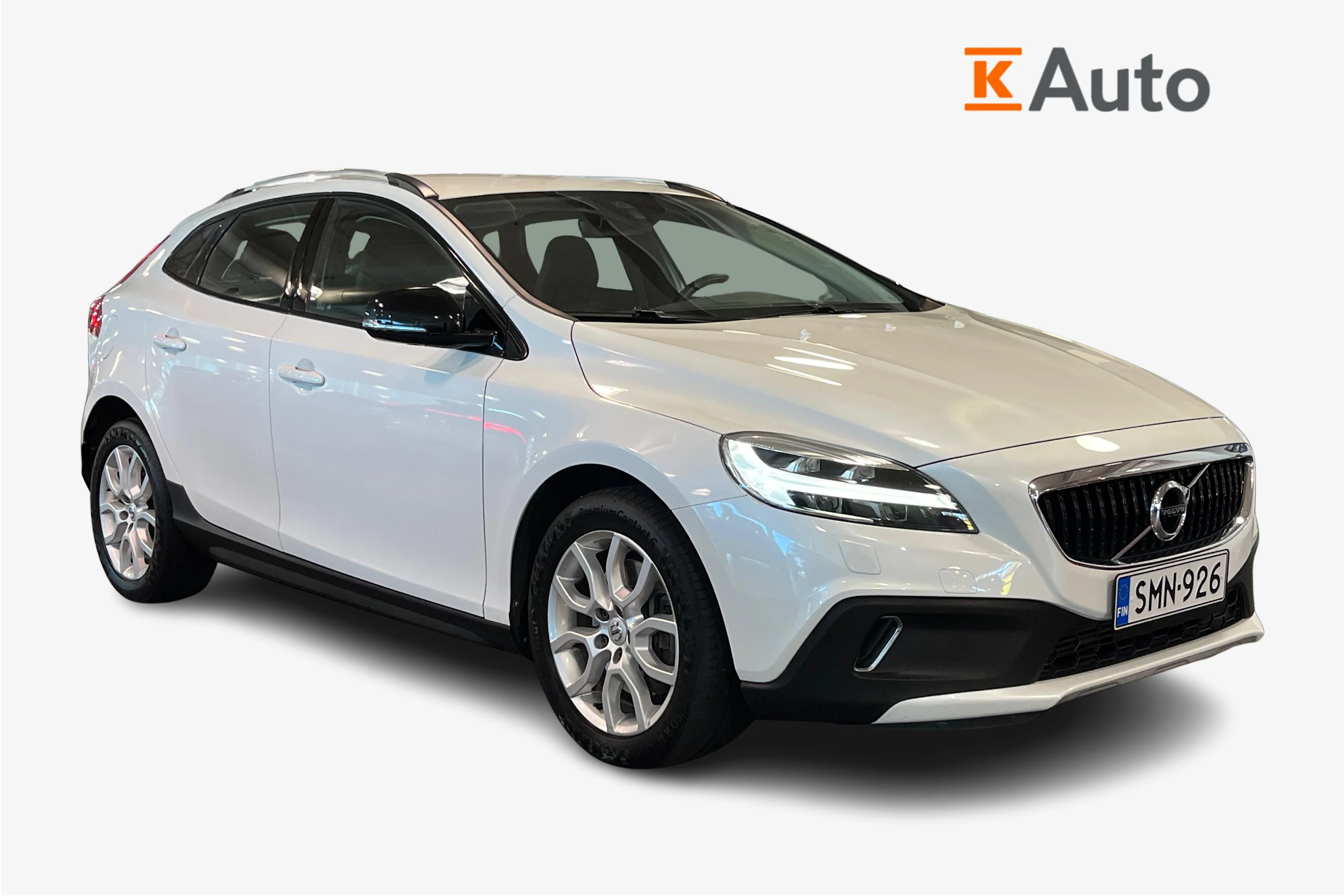 valkoinen Volvo V40 Cross Country 2017 kuva 1.