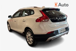 valkoinen Volvo V40 Cross Country 2017 kuva 2.