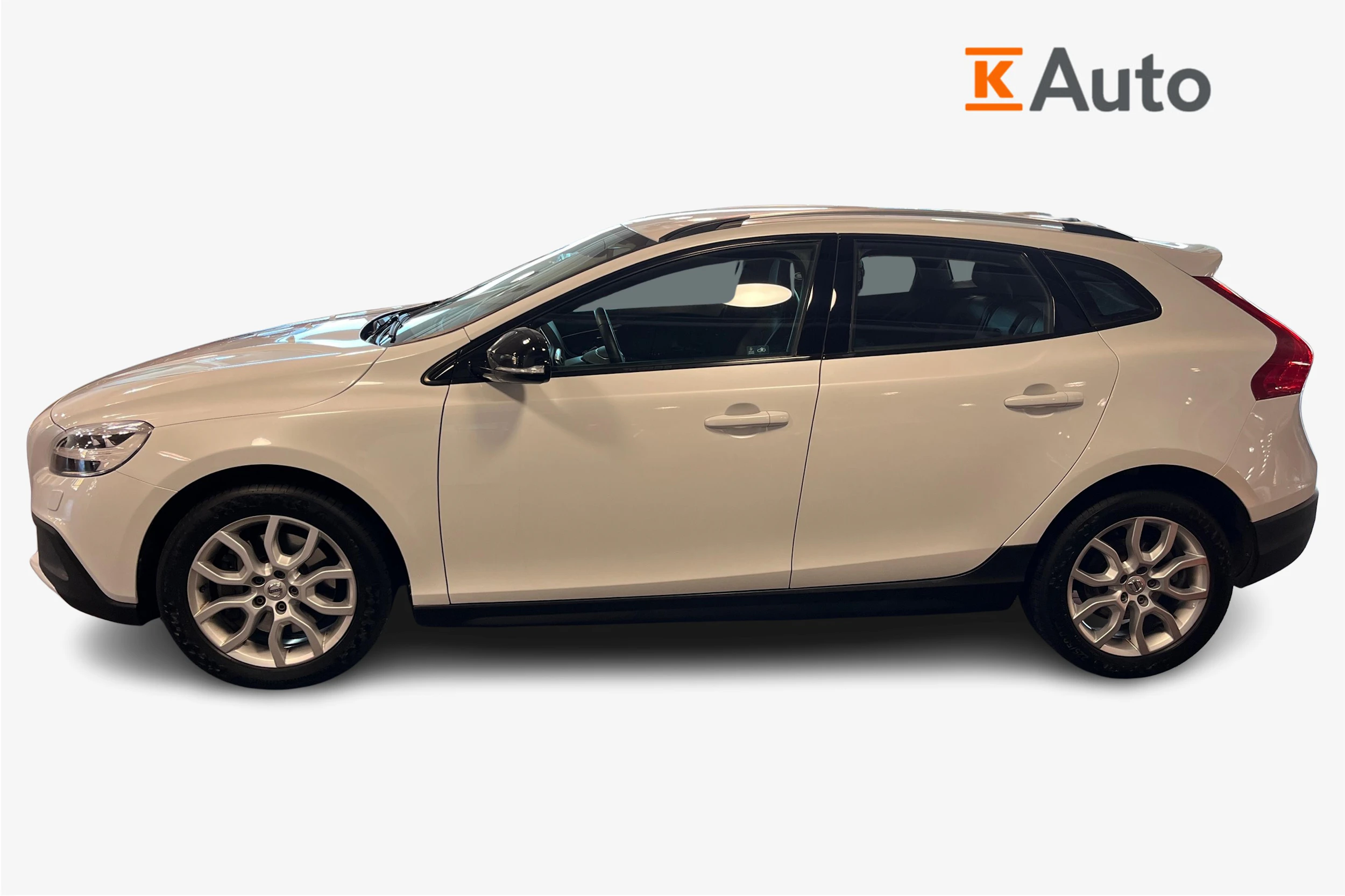 valkoinen Volvo V40 Cross Country 2017 kuva 5.
