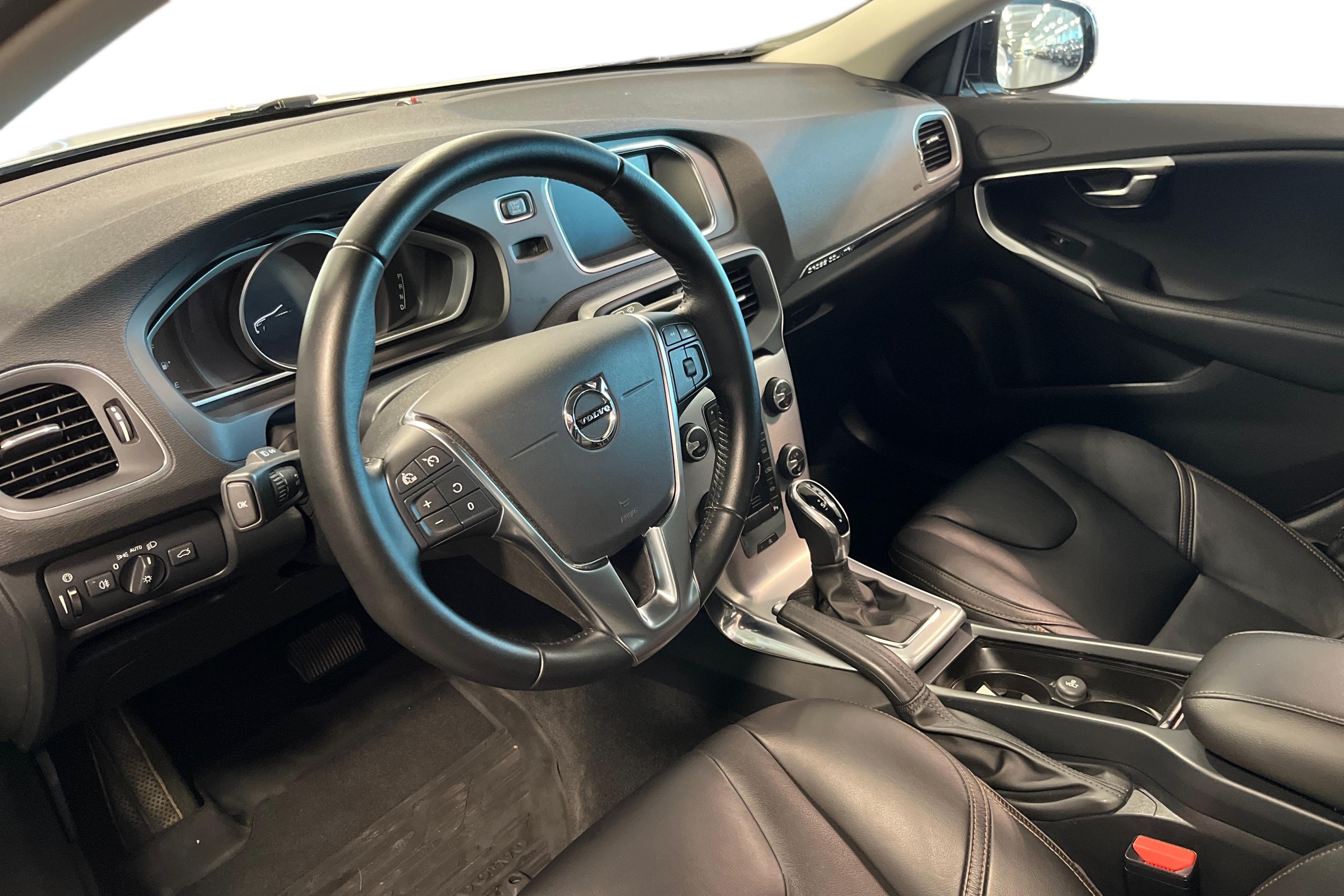 Volvo V40 Cross Country 2017, bild 6/15