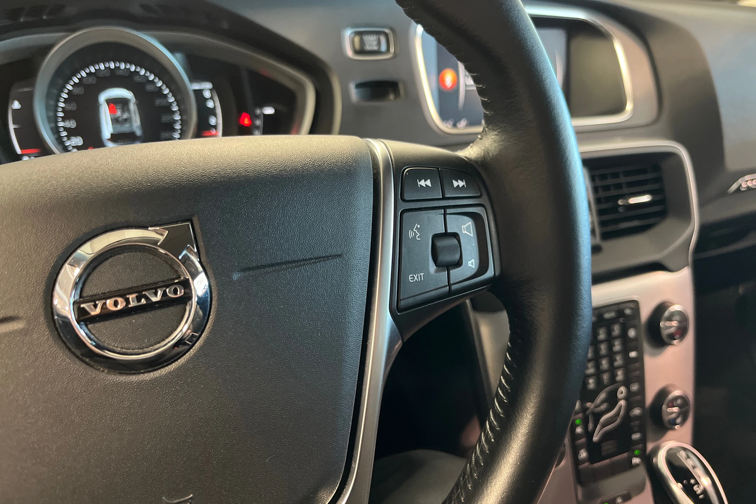 valkoinen Volvo V40 Cross Country 2017 kuva 12.