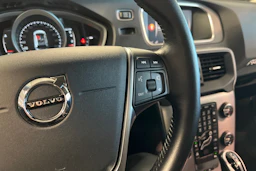 valkoinen Volvo V40 Cross Country 2017 kuva 12.