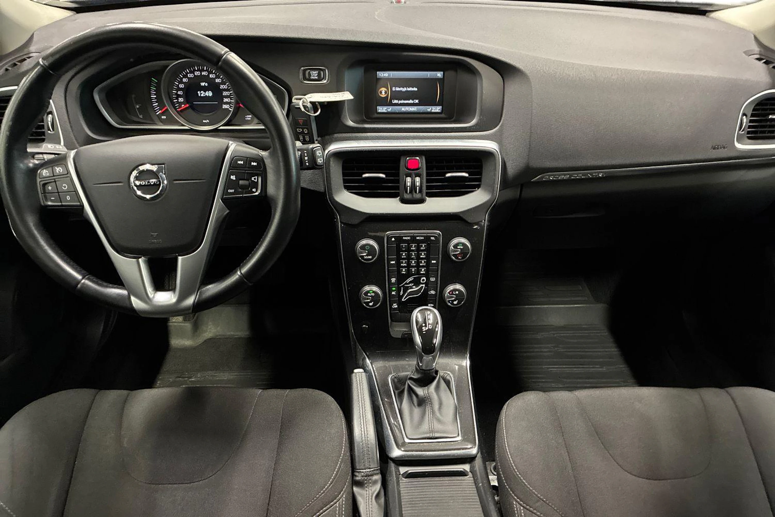 musta Volvo V40 Cross Country 2017 kuva 7.