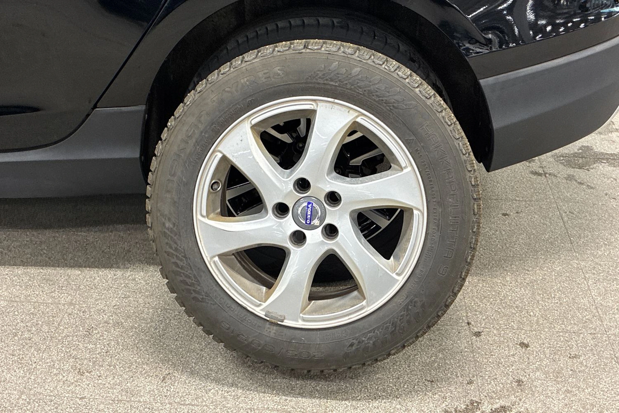 musta Volvo V40 Cross Country 2017 kuva 10.