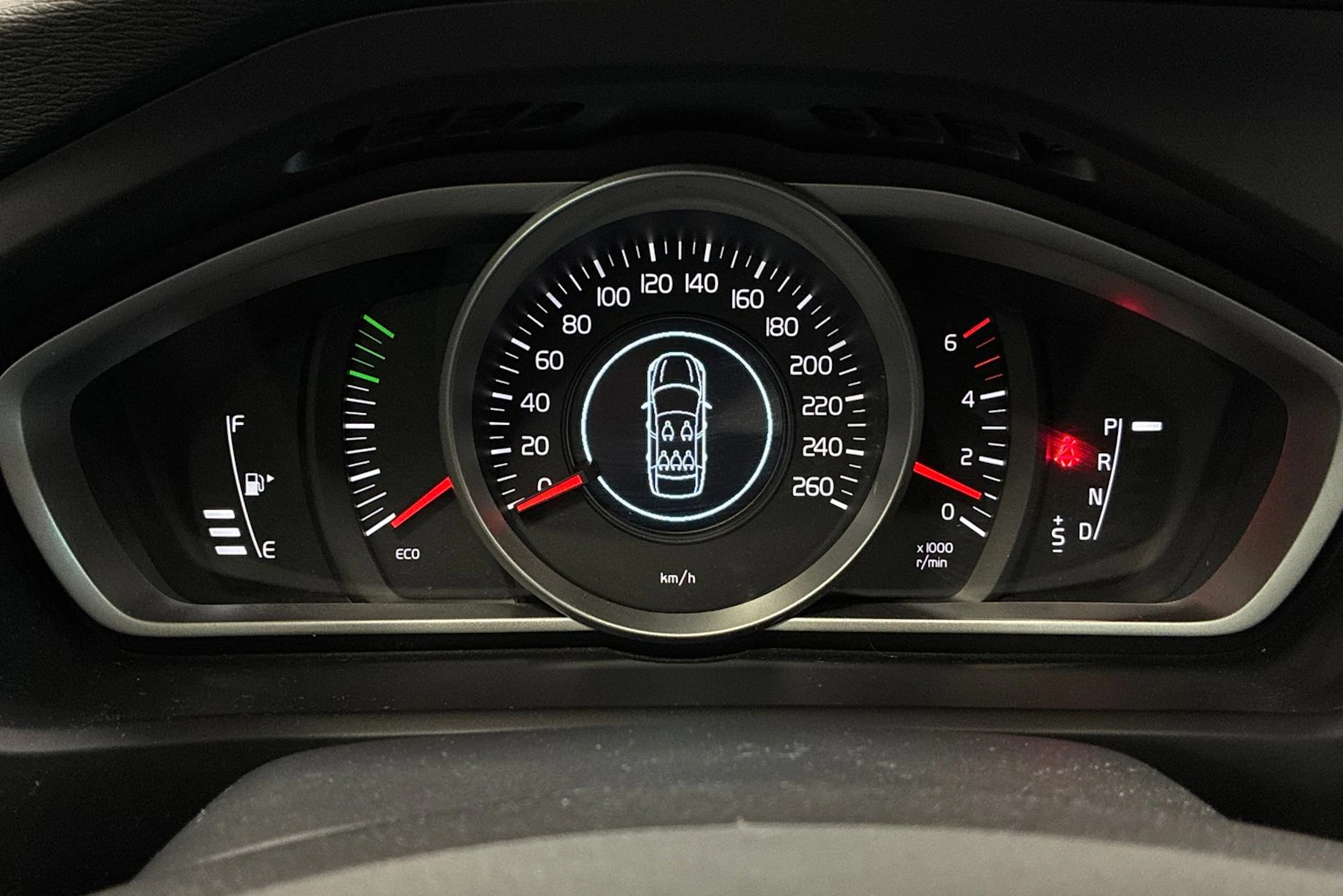 musta Volvo V40 Cross Country 2017 kuva 12.