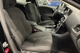 musta Volvo V40 Cross Country 2017 kuva 23.
