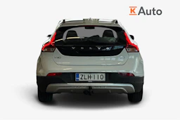 Valkoinen Volvo V40 Cross Country 2017 kuva 4.