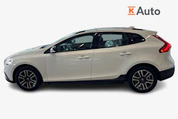 Valkoinen Volvo V40 Cross Country 2017 kuva 7.
