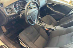 Valkoinen Volvo V40 Cross Country 2017 kuva 8.