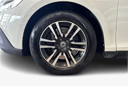 Valkoinen Volvo V40 Cross Country 2017 kuva 12.